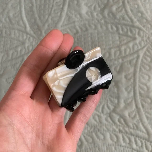 Yin yang hair clip - Picture 4 of 10